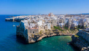 DIA 10 - OSTUNI | POLIGNANO A MARE y MONOPOLI | BARI– 24 DE MAYO